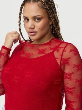 ❤️ Torrid Sheer Lace Floor Long Sleeve Merrow Edge Top - Jester Red - Size 00